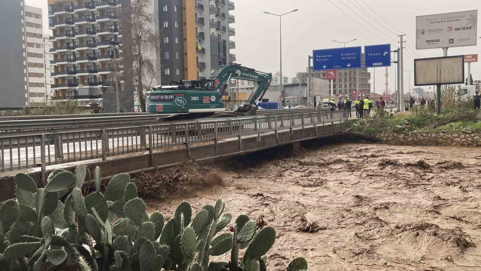 erdemlide siddetli yagis sele neden oldu 2 Gp3PBX4z