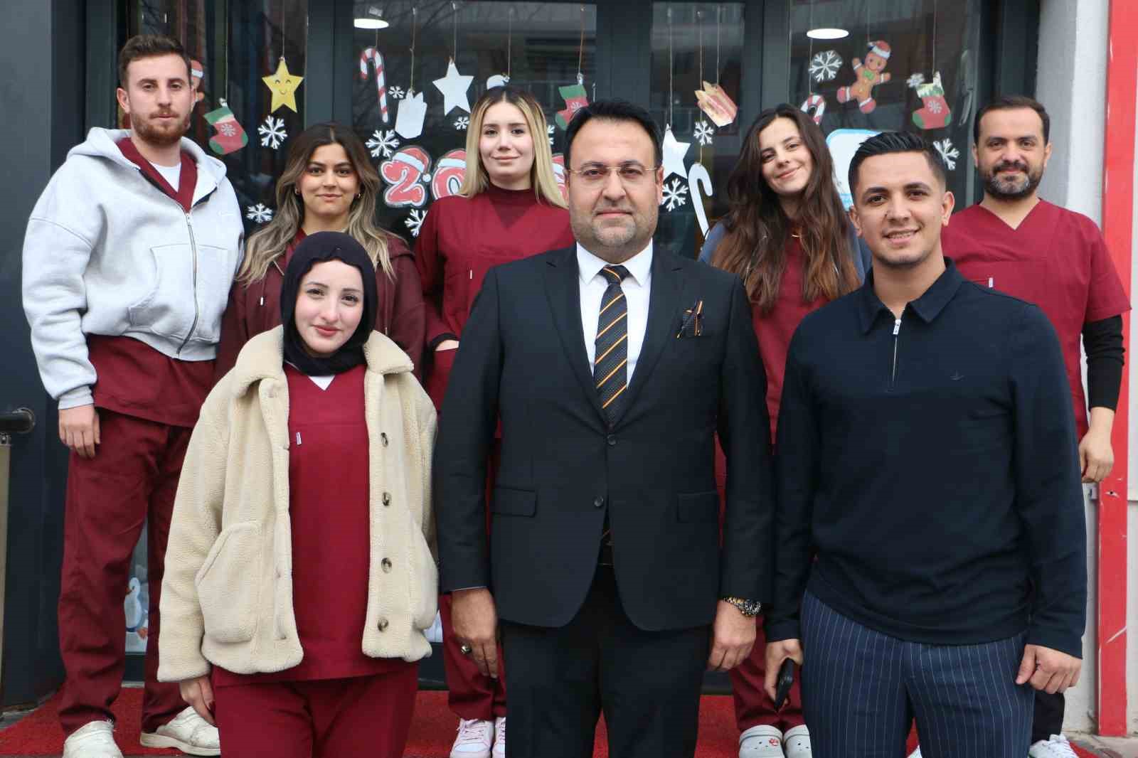 erdemliler hareketi dernegi ihtiyac sahibi cocuklara mont ve bot desteginde bulundu 4 vddnFL7I