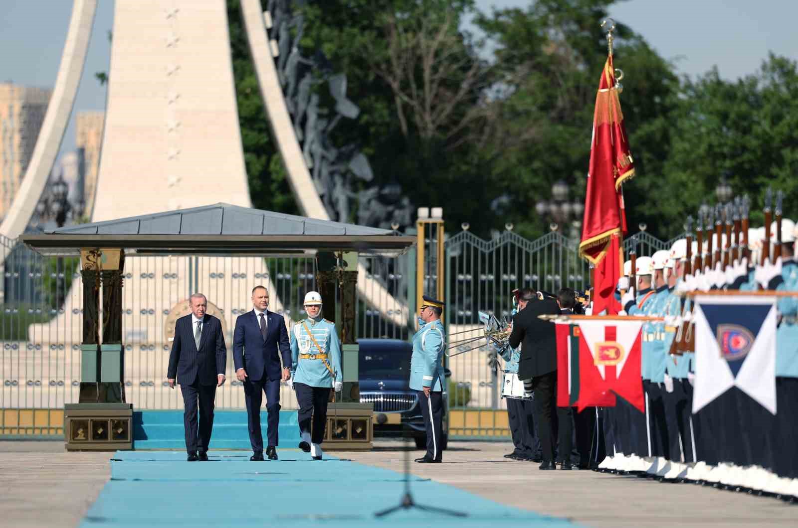 Erdoğan: "NATO zirvesi kapsamında ittifakın Avrupa sütununun güçlendirilmesi ve caydırıcılığının tahkim edilmesi ortak önceliğimiz" 19 erdogan nato zirvesi kapsaminda ittifakin avrupa sutununun guclendirilmesi ve caydiriciliginin tahkim edilmesi ortak onceligimiz 8CPGMJFI
