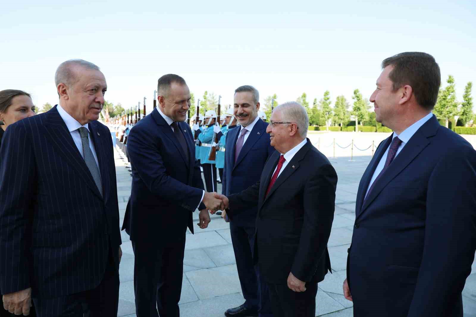 Erdoğan: "NATO zirvesi kapsamında ittifakın Avrupa sütununun güçlendirilmesi ve caydırıcılığının tahkim edilmesi ortak önceliğimiz" 10 erdogan nato zirvesi kapsaminda ittifakin avrupa sutununun guclendirilmesi ve caydiriciliginin tahkim edilmesi ortak onceligimiz AO5Kesdt