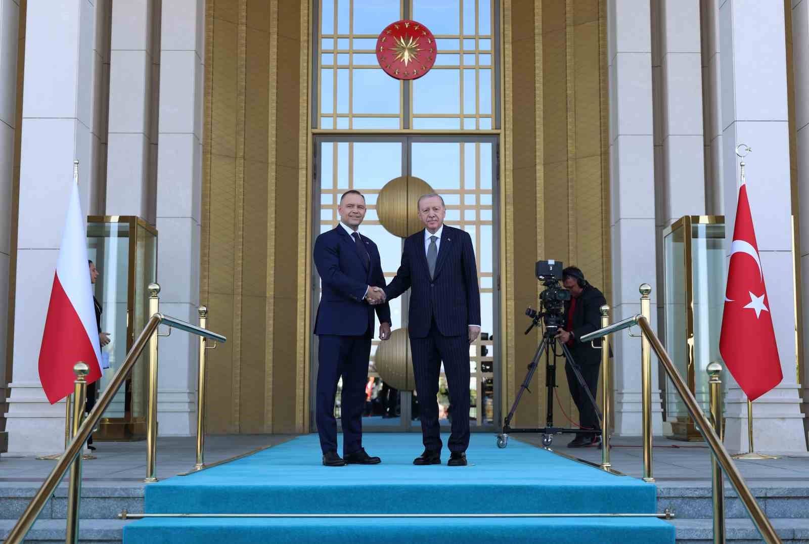 Erdoğan: "NATO zirvesi kapsamında ittifakın Avrupa sütununun güçlendirilmesi ve caydırıcılığının tahkim edilmesi ortak önceliğimiz" 15 erdogan nato zirvesi kapsaminda ittifakin avrupa sutununun guclendirilmesi ve caydiriciliginin tahkim edilmesi ortak onceligimiz EyfHKntK