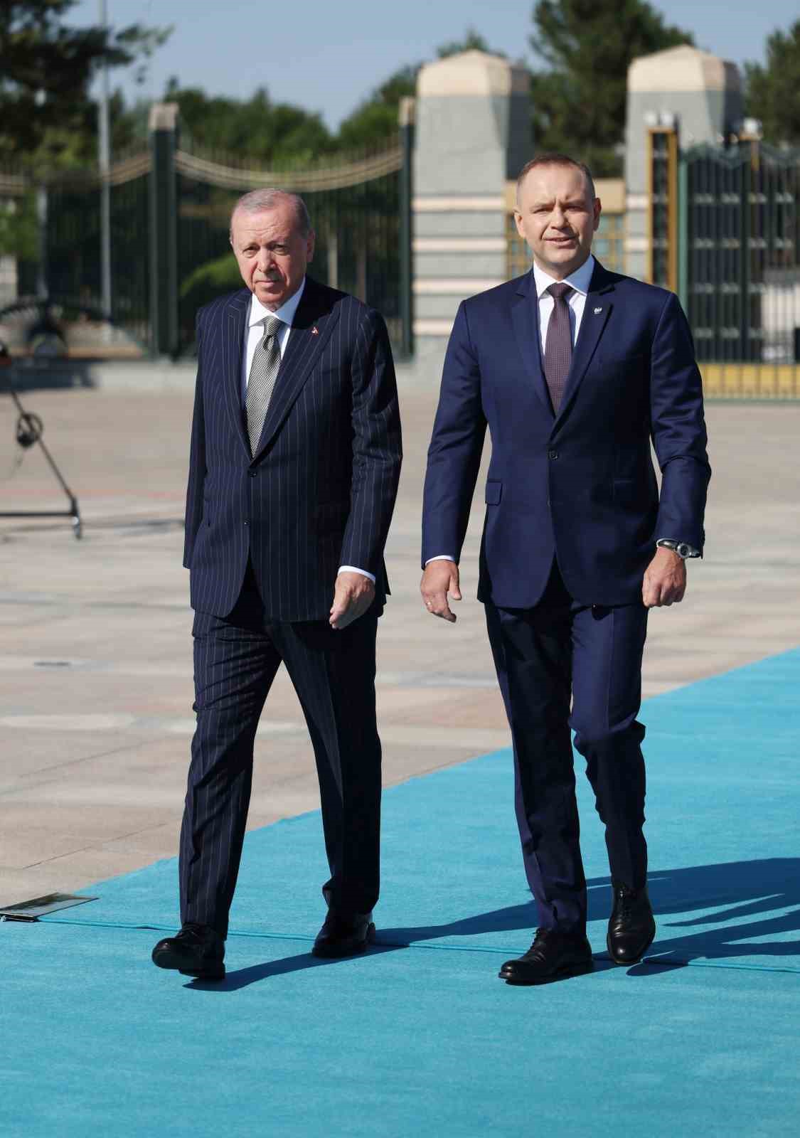 Erdoğan: "NATO zirvesi kapsamında ittifakın Avrupa sütununun güçlendirilmesi ve caydırıcılığının tahkim edilmesi ortak önceliğimiz" 25 erdogan nato zirvesi kapsaminda ittifakin avrupa sutununun guclendirilmesi ve caydiriciliginin tahkim edilmesi ortak onceligimiz infRRNnw