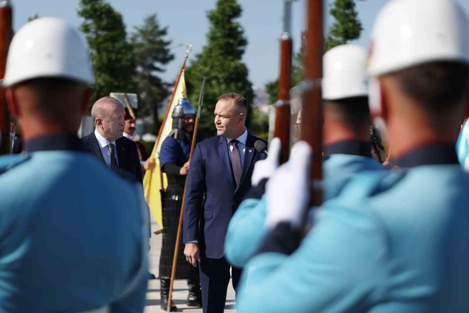Erdoğan: "NATO zirvesi kapsamında ittifakın Avrupa sütununun güçlendirilmesi ve caydırıcılığının tahkim edilmesi ortak önceliğimiz" 8 erdogan nato zirvesi kapsaminda ittifakin avrupa sutununun guclendirilmesi ve caydiriciliginin tahkim edilmesi ortak onceligimiz kdWmVFCa