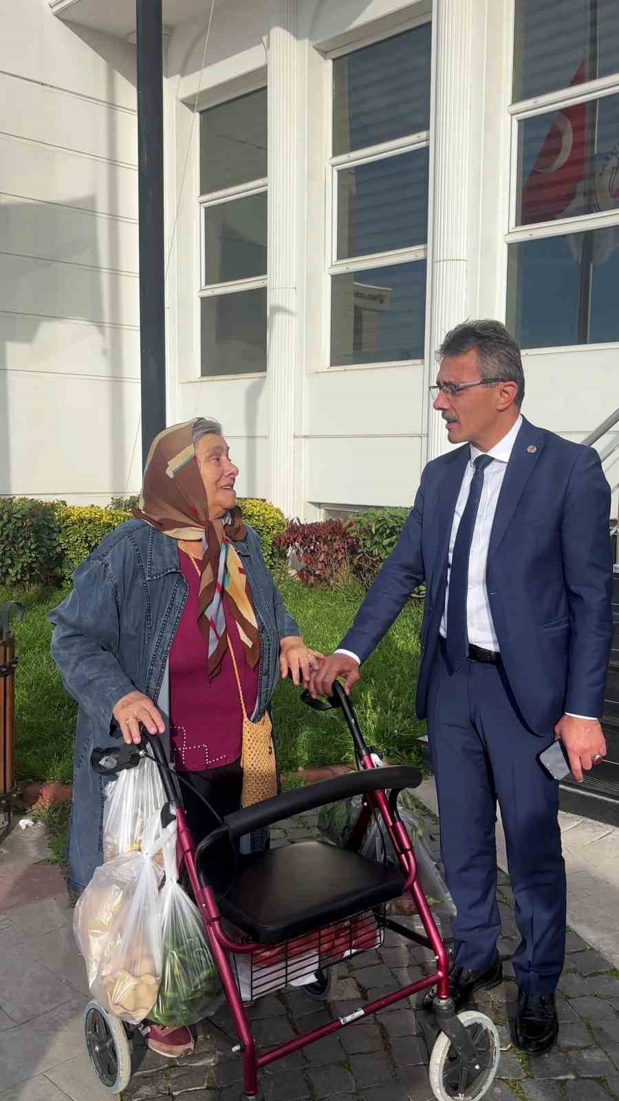 erenlerde gonulleri isitan anlar makam aracini yasli kadina tahsis etti 1 Gz58bY1e