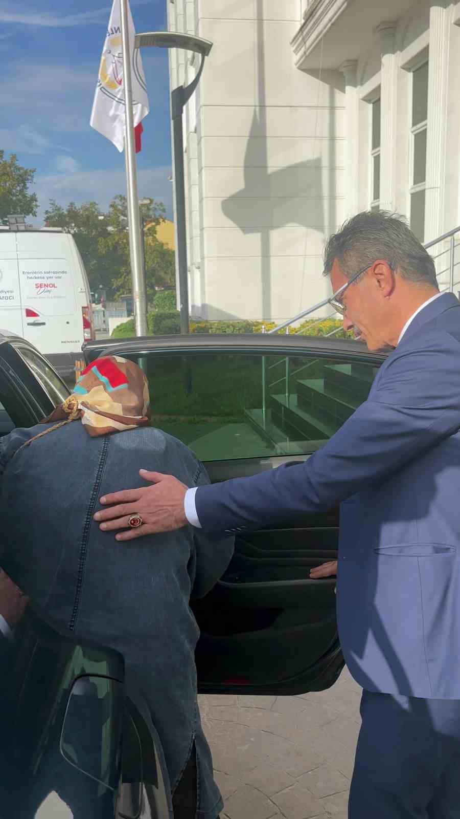 erenlerde gonulleri isitan anlar makam aracini yasli kadina tahsis etti 3 8gn5DcJ2
