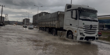 erganiyi-saganak-vurdu-yollar-gole-dondu-tmyjuWkr.jpg