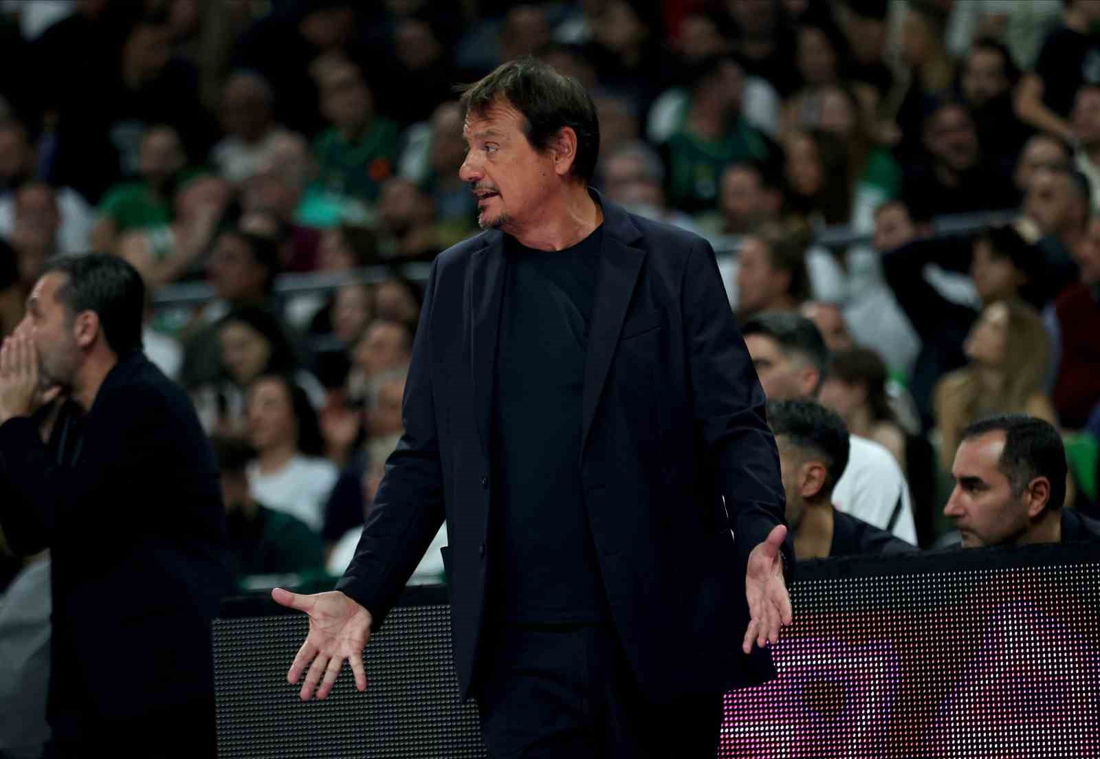 Ergin Ataman, Olimpiakos taraftarına cevap verdi 4 ergin ataman olimpiakos taraftarina cevap verdi 0 gbMqfius