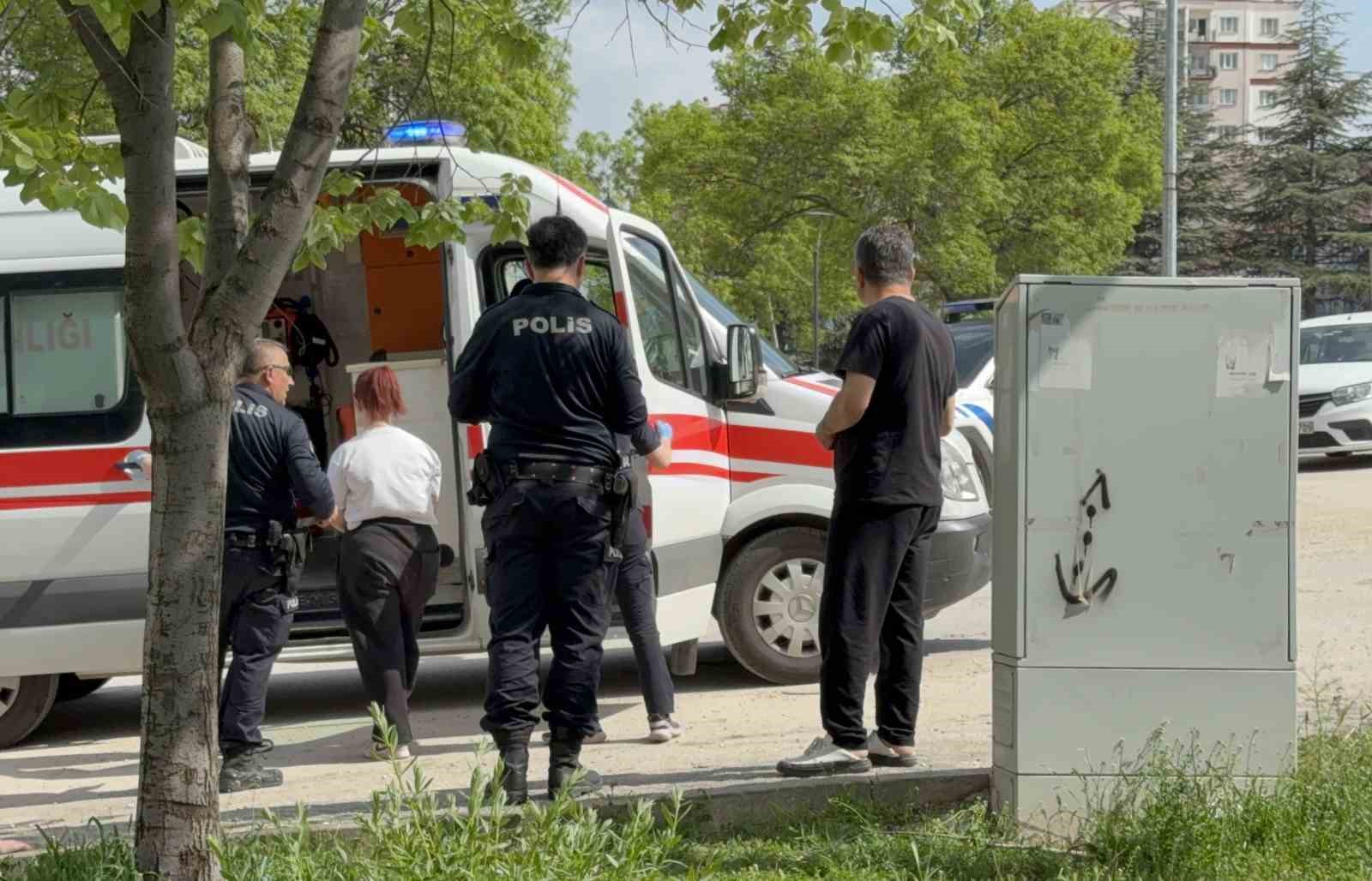 ’Erkek arkadaş’ kavgasında 3 kız bıçakla yaralandı 4 erkek arkadas kavgasinda 3 kiz bicakla yaralandi 0