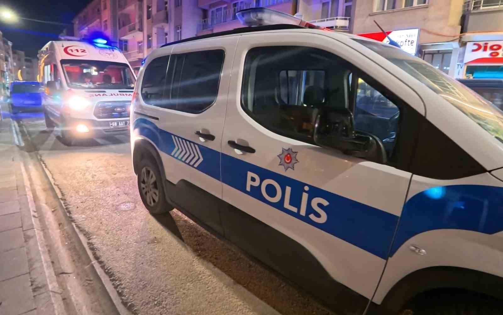erkek arkadasinin gorustugu kadini bicakladi 4 zquMMlpk