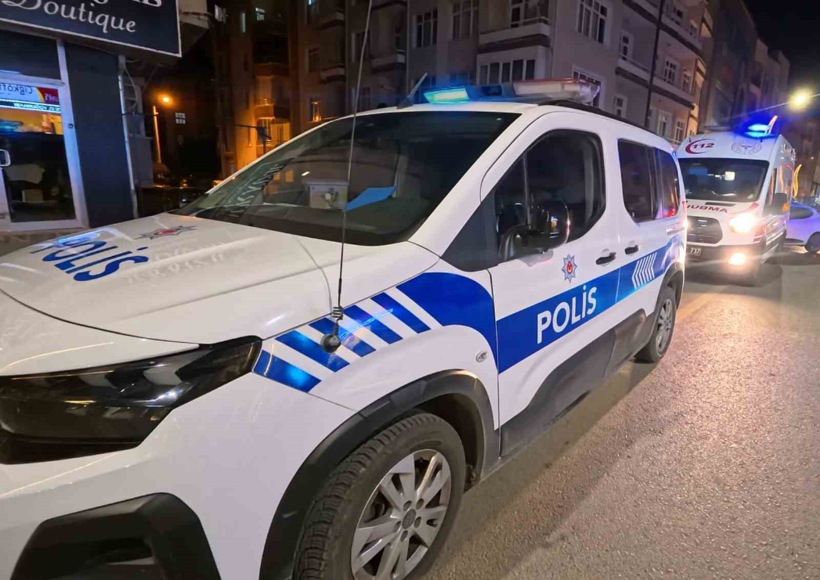 erkek arkadasinin gorustugu kadini bicakladi 5 BHXa7MWH