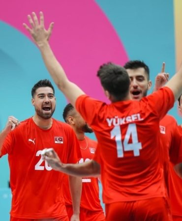 erkek-voleybol-milli-takimi-islami-dayanisma-oyunlarina-galibiyetle-basladi-KdagODYS.jpg