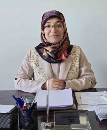 erkeklere-yakistirilan-muhtarlik-mesleginin-yozgattaki-iki-bayan-temsilcisinden-biri-7VY6ztZr.jpg