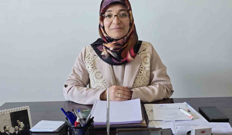 erkeklere-yakistirilan-muhtarlik-mesleginin-yozgattaki-iki-bayan-temsilcisinden-biri-7VY6ztZr.jpg