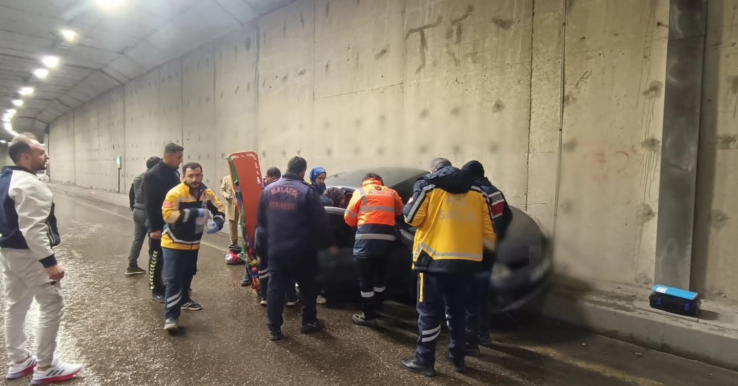 erkenek tunelinde kaza 3 yarali 1 Uys41OVC