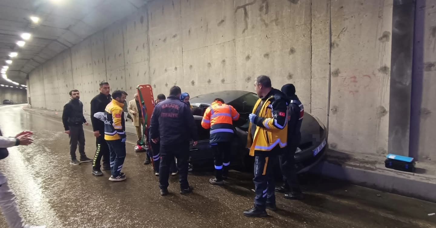 erkenek tunelinde kaza 3 yarali 2 fPJEiDiD