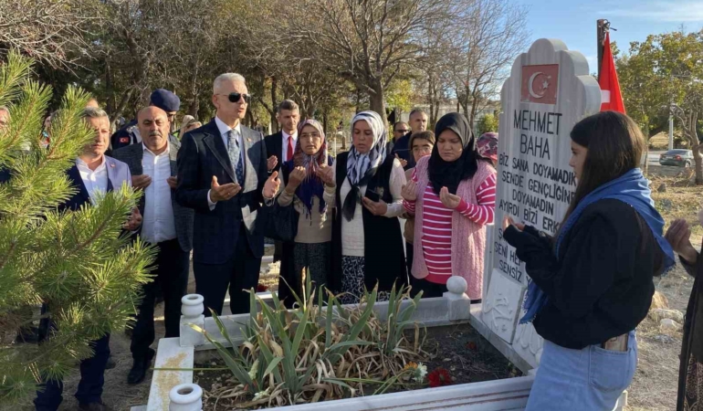 ermenekteki-maden-faciasinda-hayatini-kaybeden-isciler-mezarlari-basinda-anildi-Lvk7eVKW.jpg