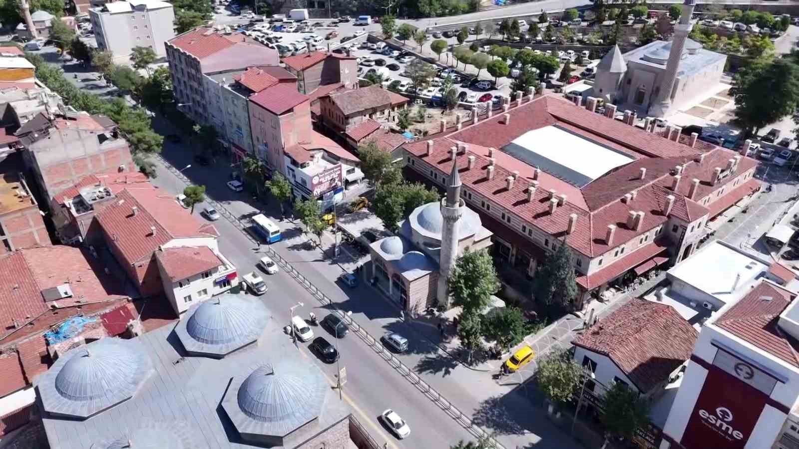 ermeni asilli usta 50 yildir igne iplikle tamir yapiyor turk milliyetcisiyim ulkemi seviyorum 9
