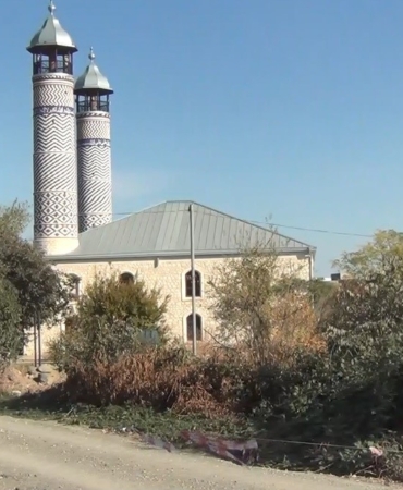 ermeni-isgalinde-ahir-olan-cuma-mescidi-yeniden-ibadete-acildi-OFUlCmpC.jpg