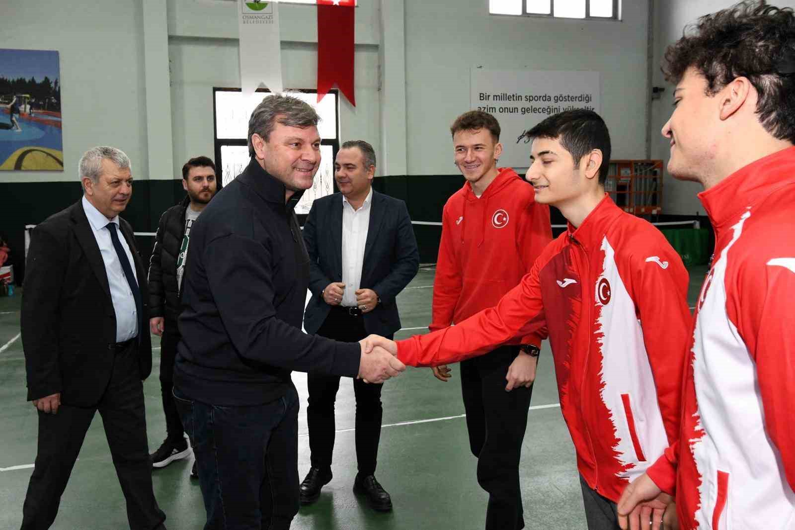 ertugrul saglamdan genc sporculara ilham veren ziyaret 0 eWdj6Sr9