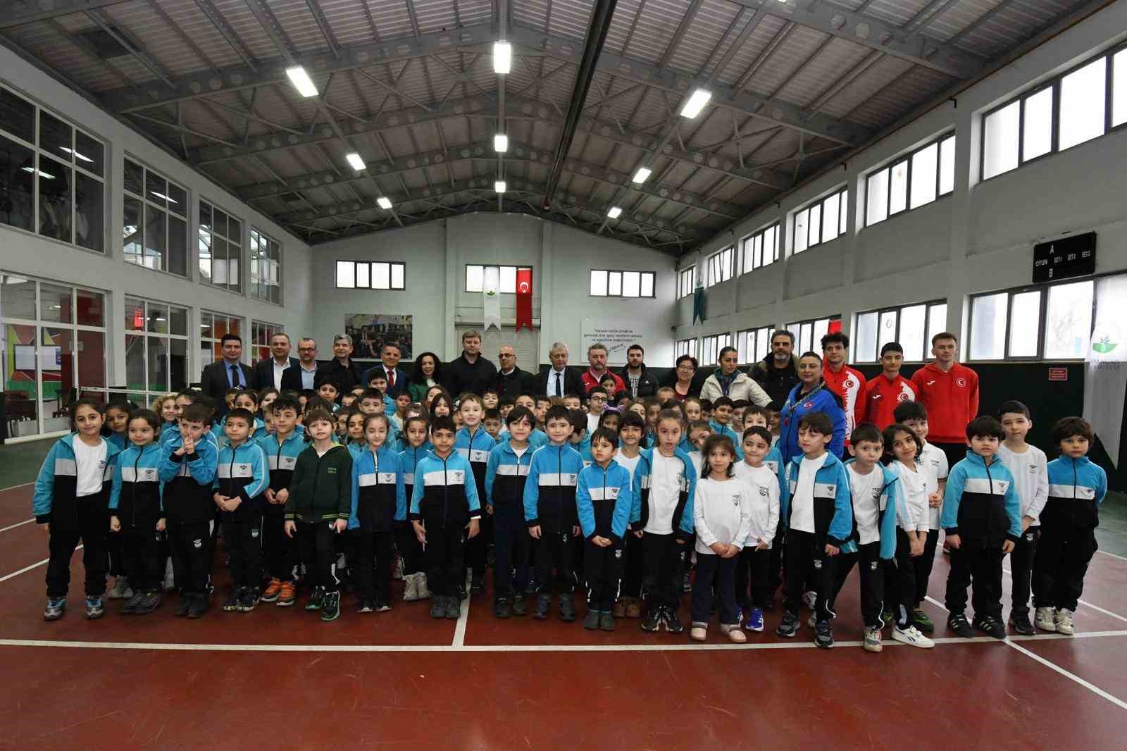 ertugrul saglamdan genc sporculara ilham veren ziyaret 4 OGX69enp