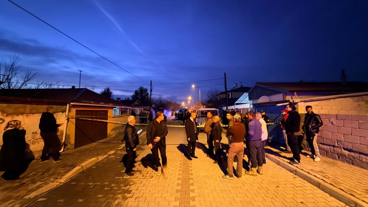 Erzincan’da bir evde baba ve oğlu silahla vurulmuş halde ölü bulundu 9 erzincanda bir evde baba ve oglu silahla vurulmus halde olu bulundu 5 IUneelPE
