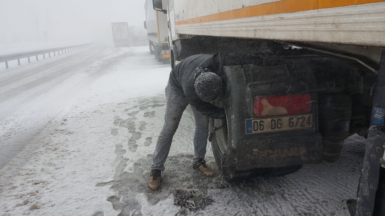 erzincanda kar ve tipi ulasimi olumsuz etkiledi 0 ifqAegH2