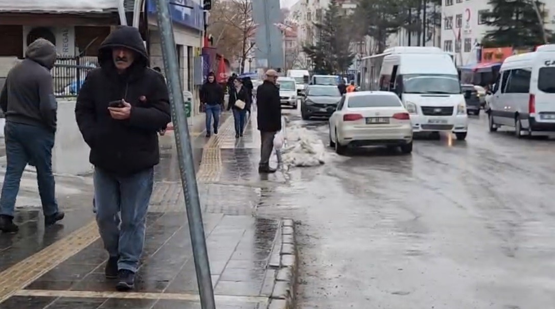 erzincanda meydana gelen deprem tuncelide de hissedildi 1 s4W4WRda