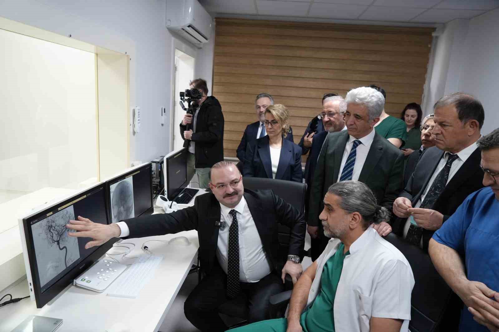 Erzurum Atatürk Üniversitesi Araştırma Hastanesi’nde yeni nesil anjiyografi cihazı hizmete girdi 4 erzurum ataturk universitesi arastirma hastanesinde yeni nesil anjiyografi cihazi hizmete girdi 0 XW3cOnDI