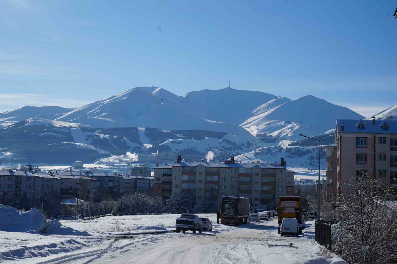 erzurum bahari beklerken kisi yasiyor 1 hsFfGPMX