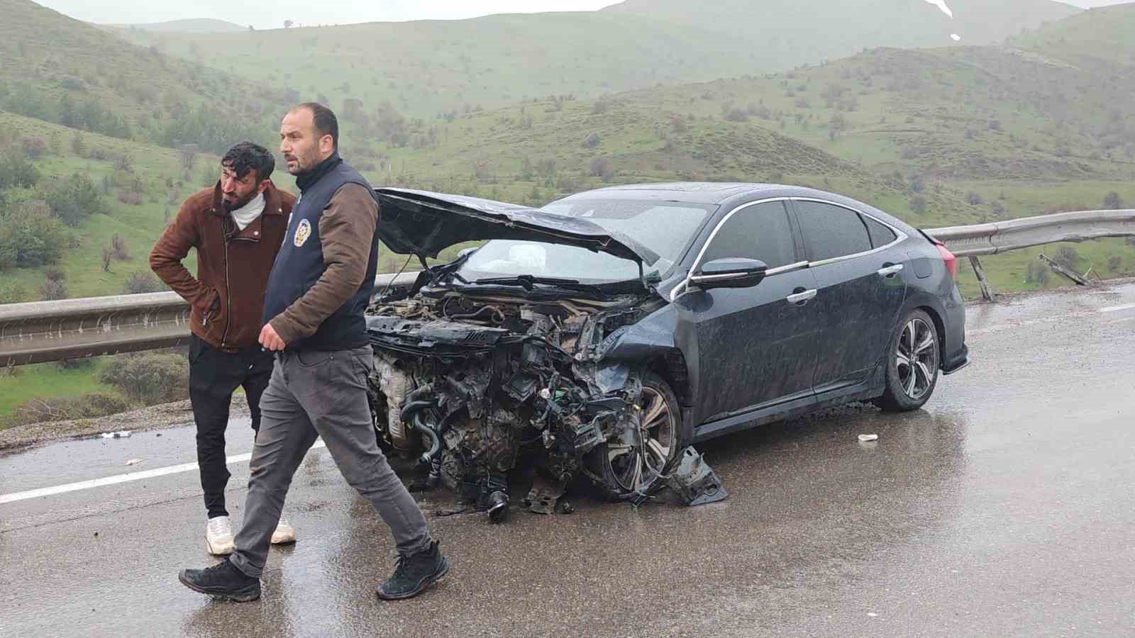 erzurum erzincan karayolundan zincirleme trafik kazasi 3 yarali 5 KOSJGpnz