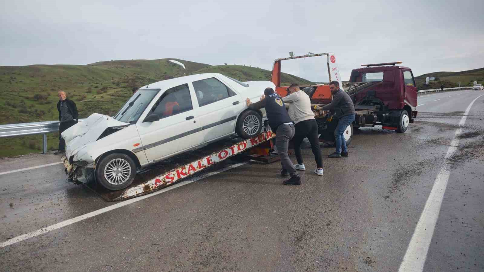 erzurum erzincan karayolundan zincirleme trafik kazasi 3 yarali 8 IJM1XFfb