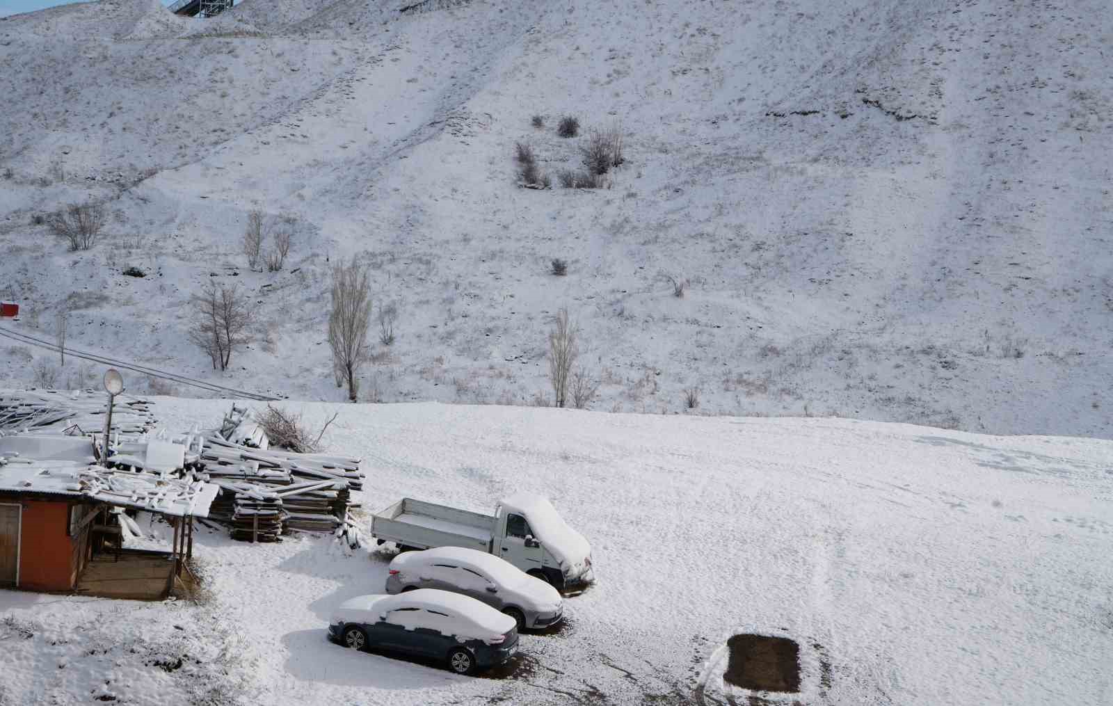 erzurum gune yine karla uyandi bolge icin zirai don uyarisi geldi 2 6Tpqsrd1
