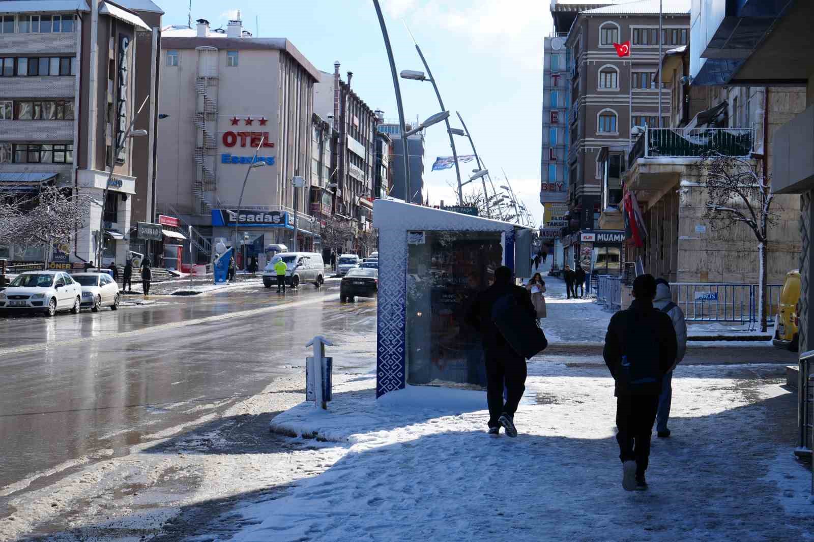 erzurum gune yine karla uyandi bolge icin zirai don uyarisi geldi 7 UeDQemEq