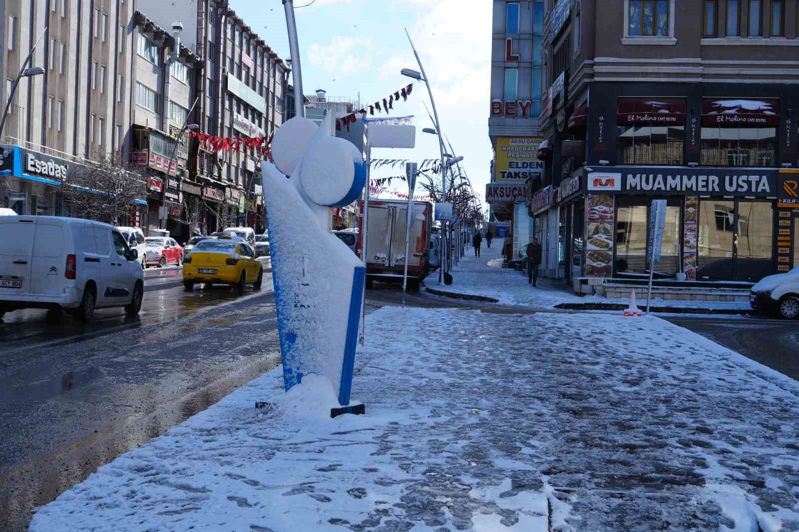 erzurum gune yine karla uyandi bolge icin zirai don uyarisi geldi 8 RKgjEpXX