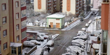 erzurum-gune-yine-karla-uyandi-bolge-icin-zirai-don-uyarisi-geldi-UnO2MBHP.jpg