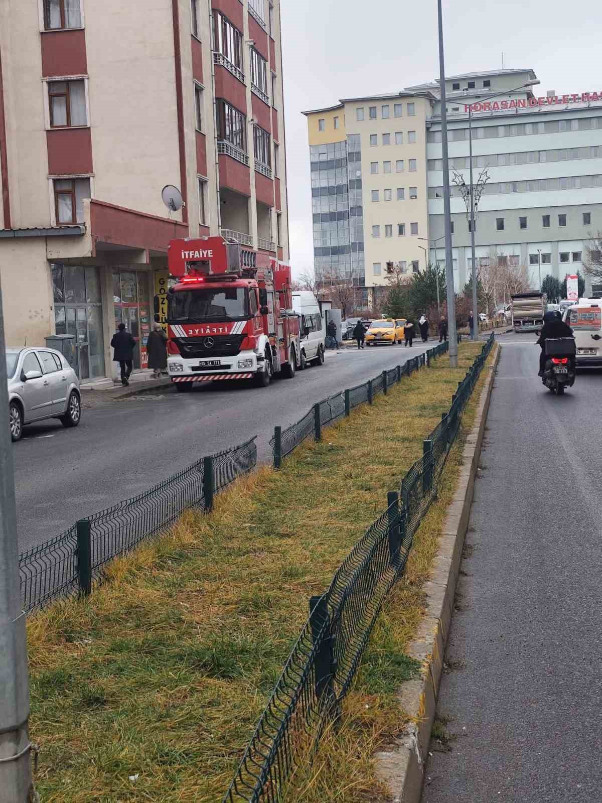 erzurum horasanda intihar girisimi ekipler son anda ikna etti 1 SaPMceOQ
