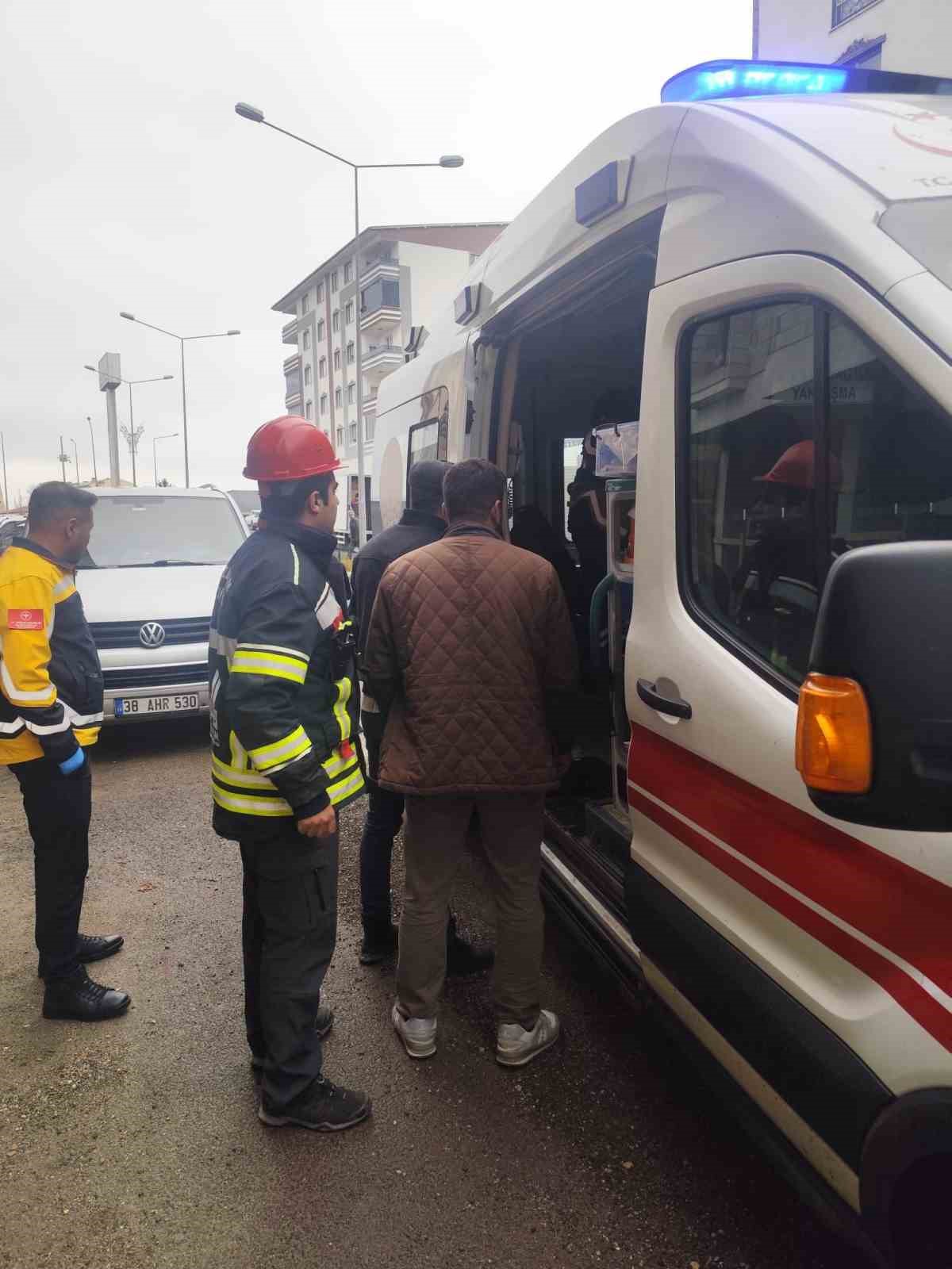 erzurum horasanda intihar girisimi ekipler son anda ikna etti 2 1fGjDMyj