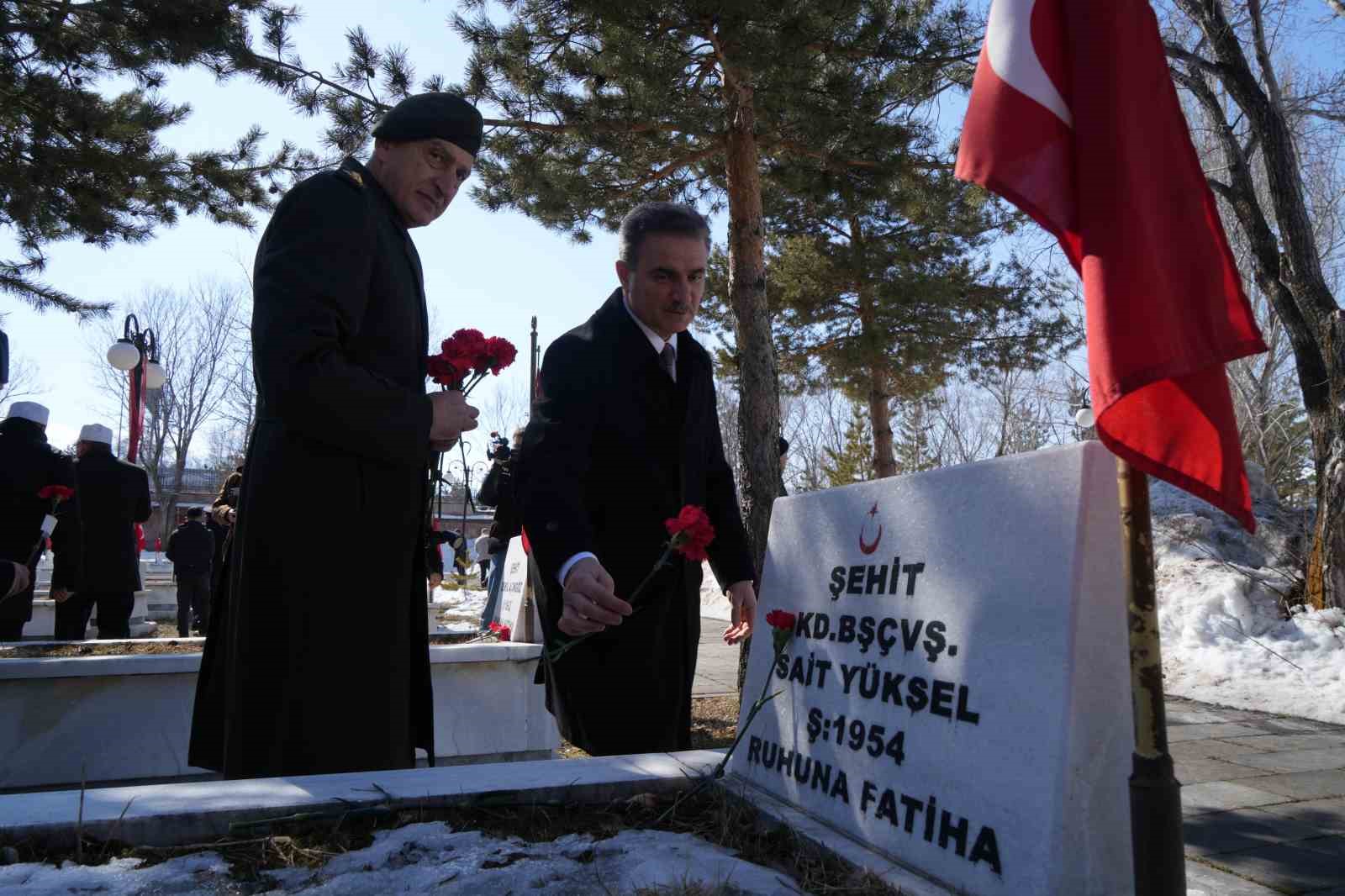 erzurum karskapi sehitliginde 111 yillik huzun ve cosku bir arada 0 dLPykWsh