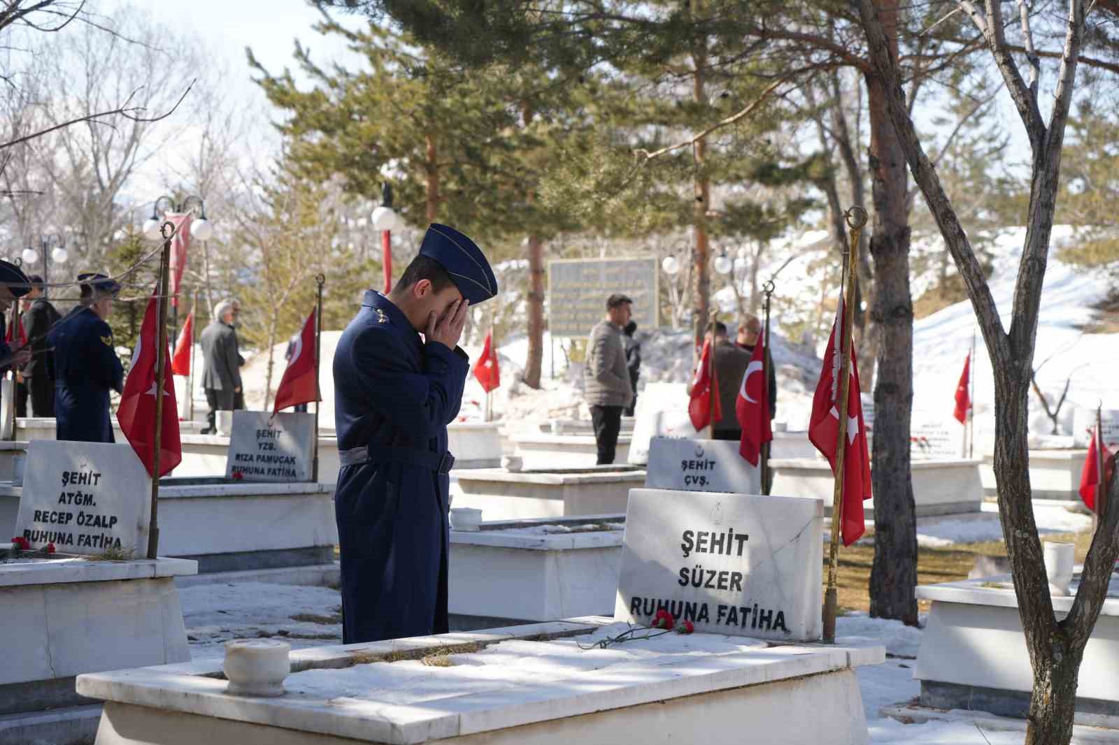 erzurum karskapi sehitliginde 111 yillik huzun ve cosku bir arada 12 Ya8qDWVz