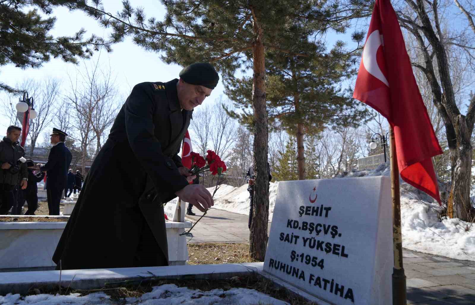 erzurum karskapi sehitliginde 111 yillik huzun ve cosku bir arada 9 dcgYePfI