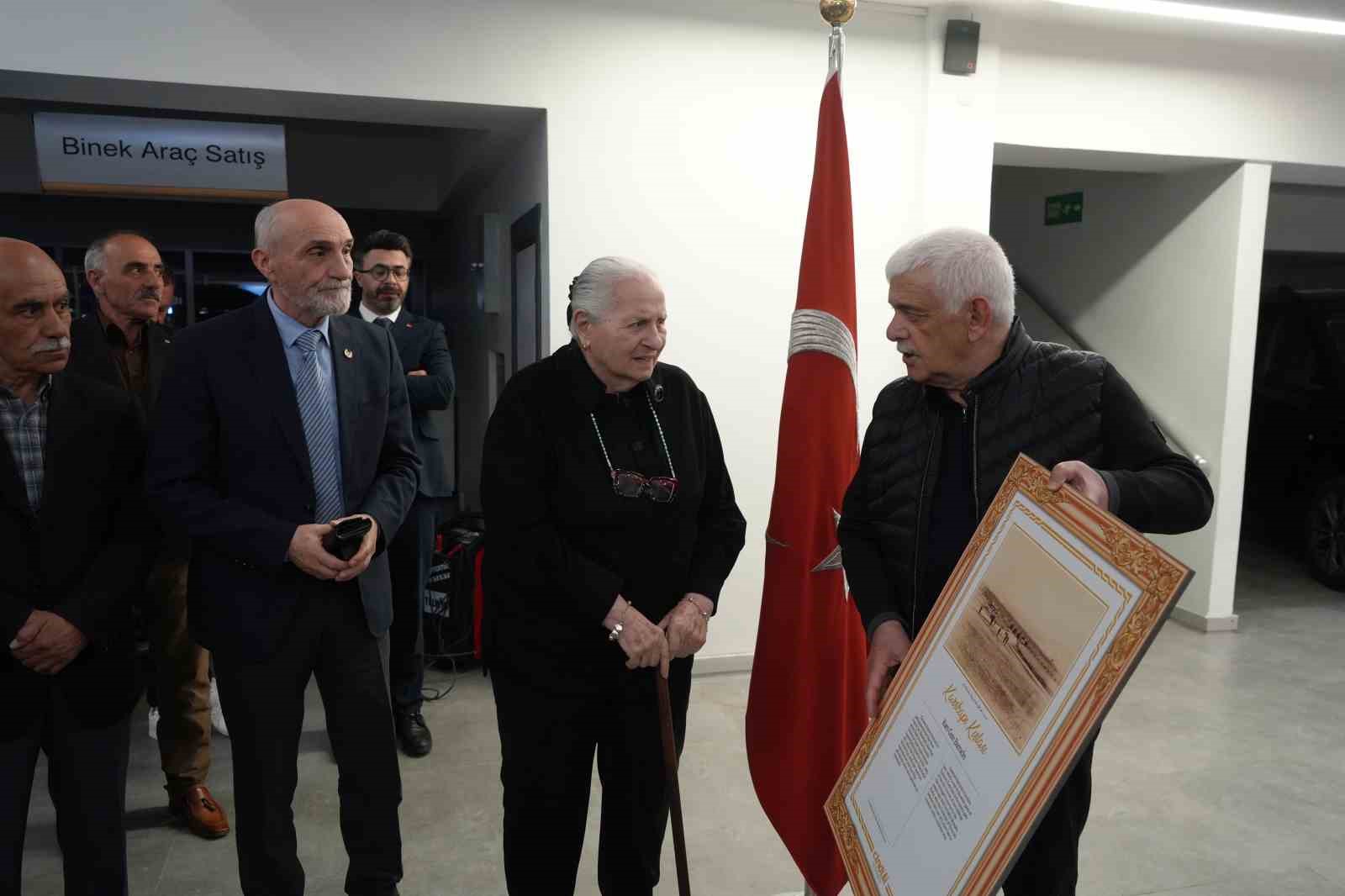 erzurum kazim karabekirbekir pasanin kizini bagrina basti 1 iEuV6bi3
