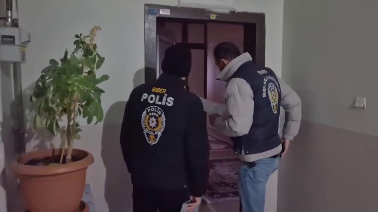 Erzurum merkezli 4 ilde yasa dışı bahis ve siber suçlara yönelik operasyon: 14 tutuklama 6 erzurum merkezli 4 ilde yasa disi bahis ve siber suclara yonelik operasyon 14 tutuklama 2I2DZueH