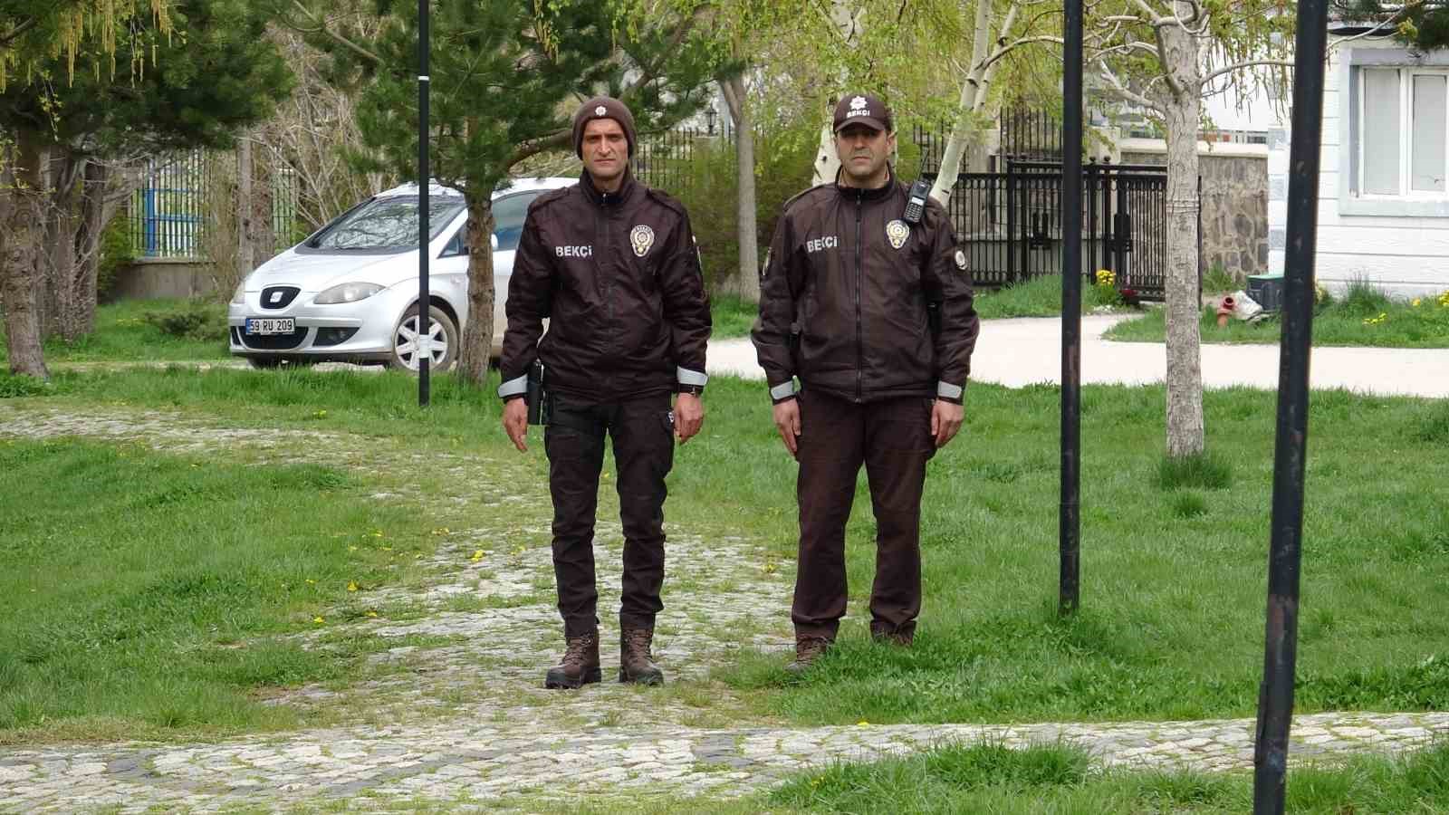 erzurum polisinden okul cevrelerinde tam guvenlik 3 fWXQd7mF