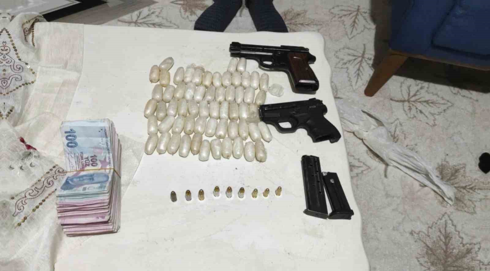 erzurum polisinden uyusturucu ve uyusturucu tacirlerine gecit yok 5 BLTUbkLO