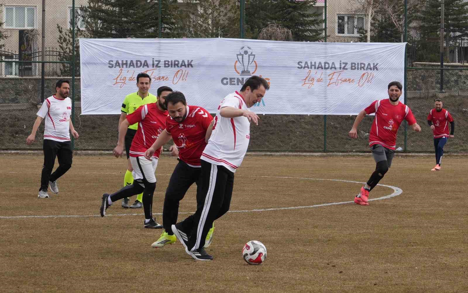 erzurum protokolu ve erzurumsporlu yildizlar gencler icin sahaya indi 3 G9Pp27CY