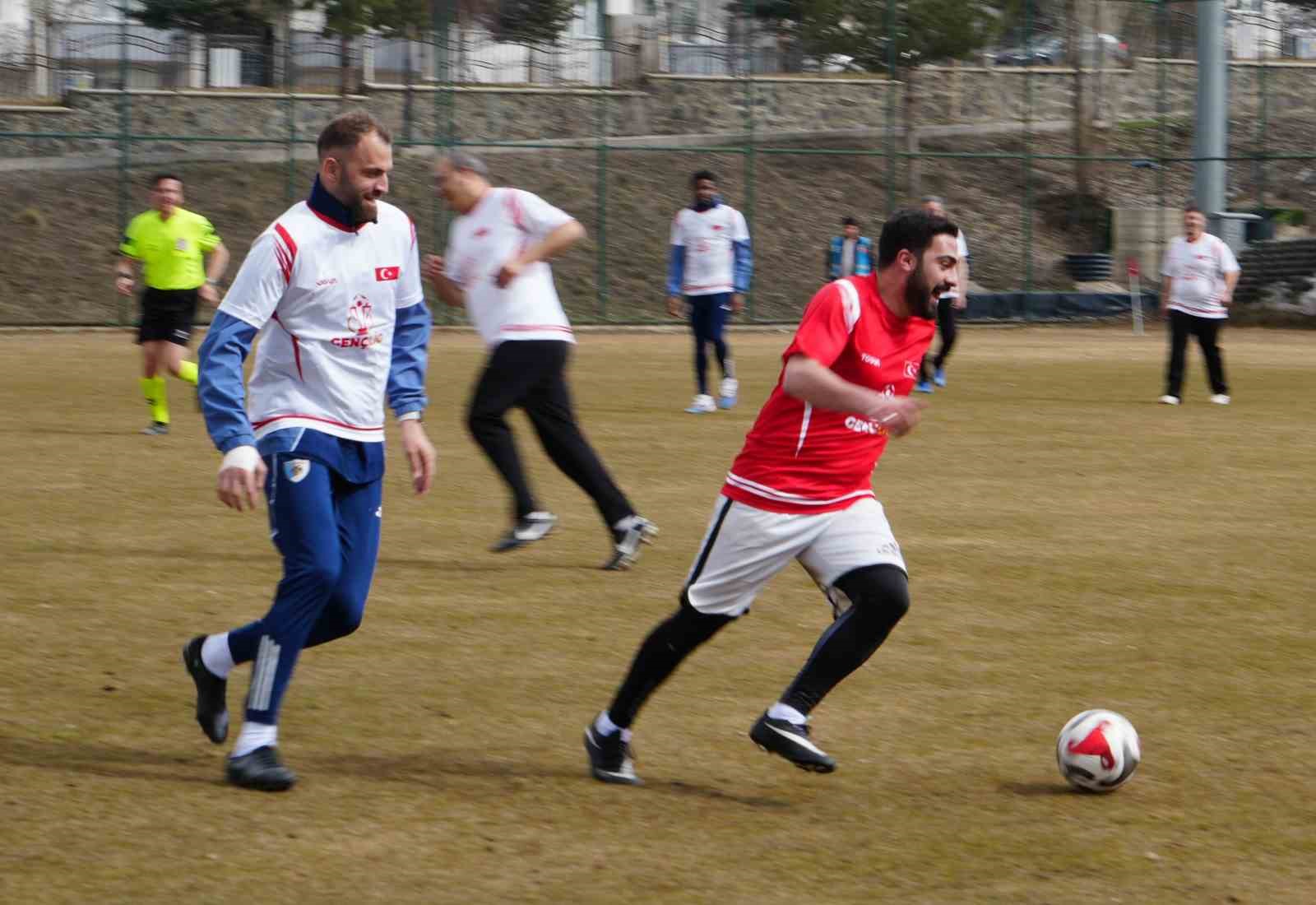 erzurum protokolu ve erzurumsporlu yildizlar gencler icin sahaya indi 6 5Qc7QLrj