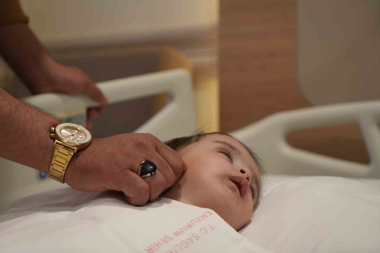 Erzurum Şehir Hastanesi’nde bir ilk: Kumsal bebek şifa buldu 4 erzurum sehir hastanesinde bir ilk kumsal bebek sifa buldu 0 5HijUjHi
