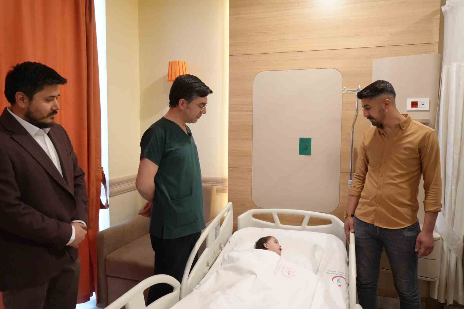 Erzurum Şehir Hastanesi’nde bir ilk: Kumsal bebek şifa buldu 5 erzurum sehir hastanesinde bir ilk kumsal bebek sifa buldu 1 KJyJ7sqB