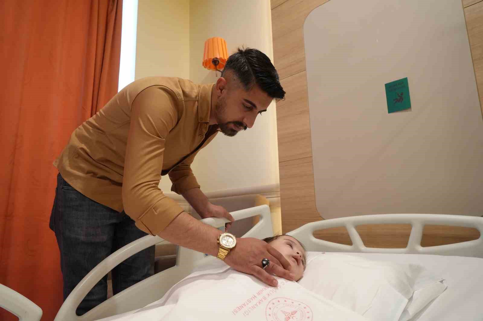 Erzurum Şehir Hastanesi’nde bir ilk: Kumsal bebek şifa buldu 7 erzurum sehir hastanesinde bir ilk kumsal bebek sifa buldu 3 dd2QVkQu