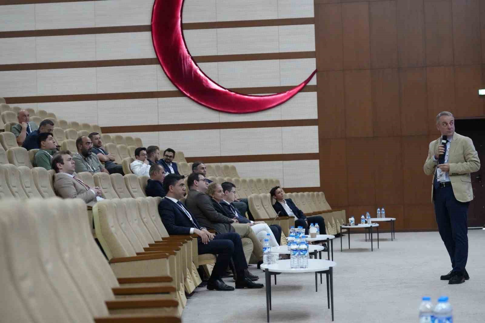 Erzurum Şehir Hastanesi’nde canlı yayında kapalı kolon ameliyatı 5 erzurum sehir hastanesinde canli yayinda kapali kolon ameliyati 1 4yWlehJ2